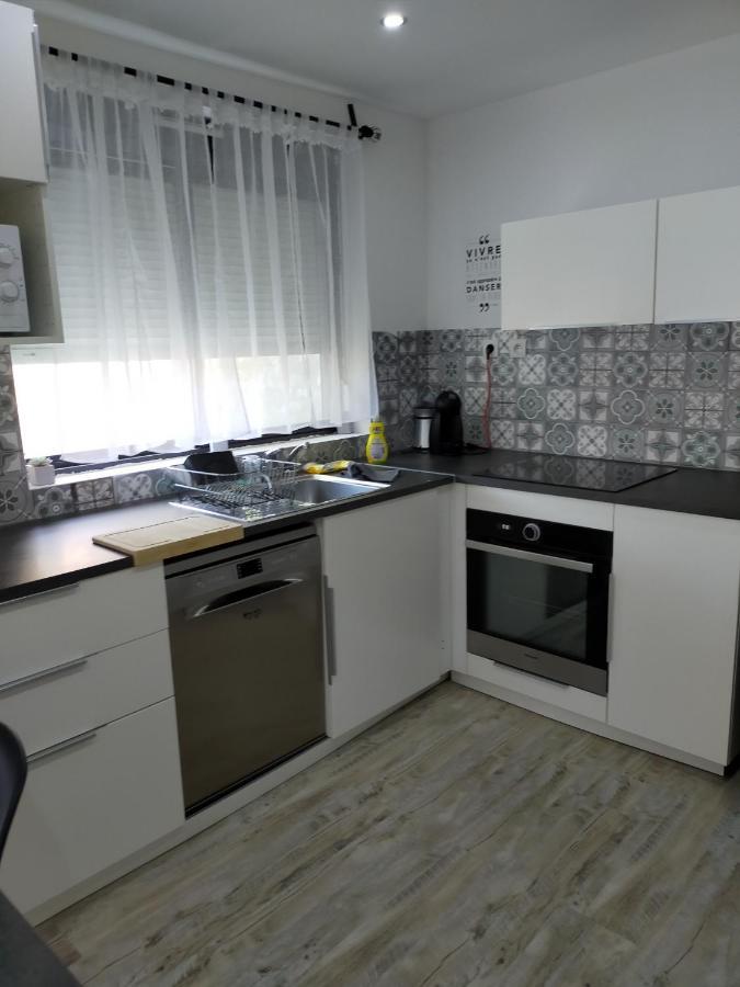 Logement Atypique Arles Exteriör bild