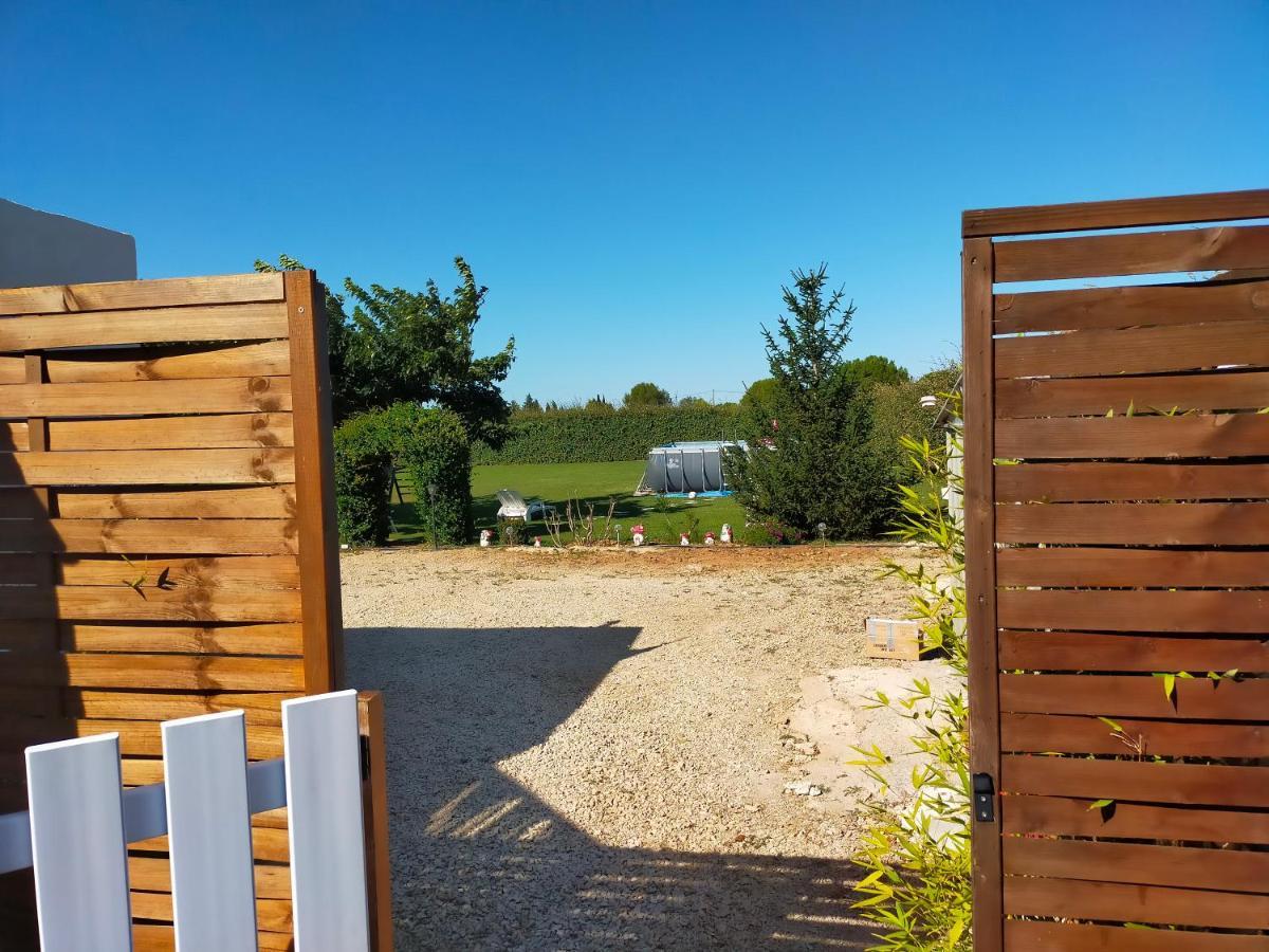 Logement Atypique Arles Exteriör bild