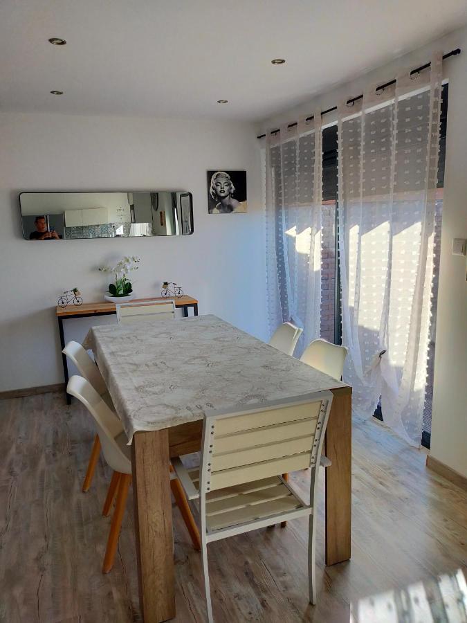Logement Atypique Arles Exteriör bild
